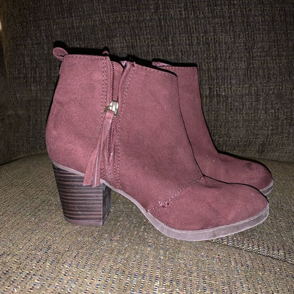 Old Navy Suede Maroon Booties